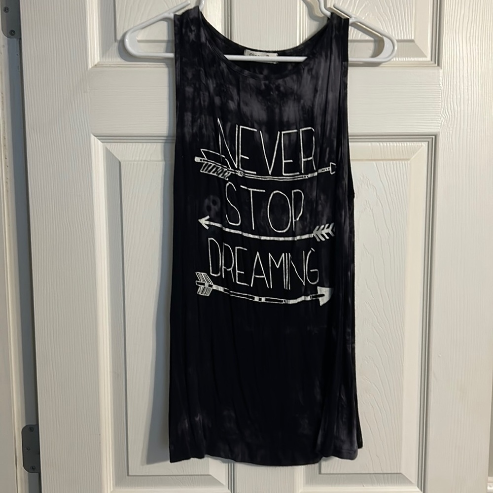 Graphic tank
